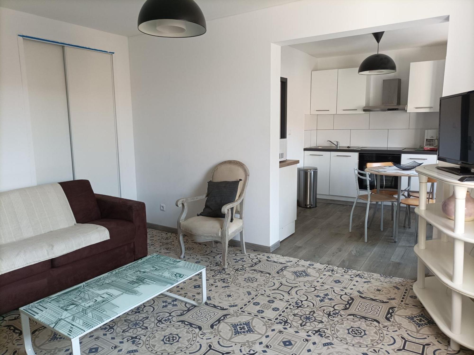 Saëns 5-T2 avec garage privé optionnel-Centre historique et plages à 16km ! Béziers Exterior foto
